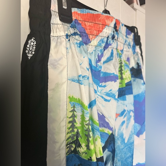 NWT Free People Movement Printed End Zone Pants Sold OUT Online! - Picture 10 of 11